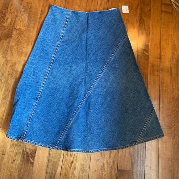 DKNY Pure 100 percent cotton bell shaped‎ jean skirt. Retail 108 - Picture 1 of 4